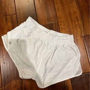 Lululemon White Hotty Hot Shorts. Size 4.